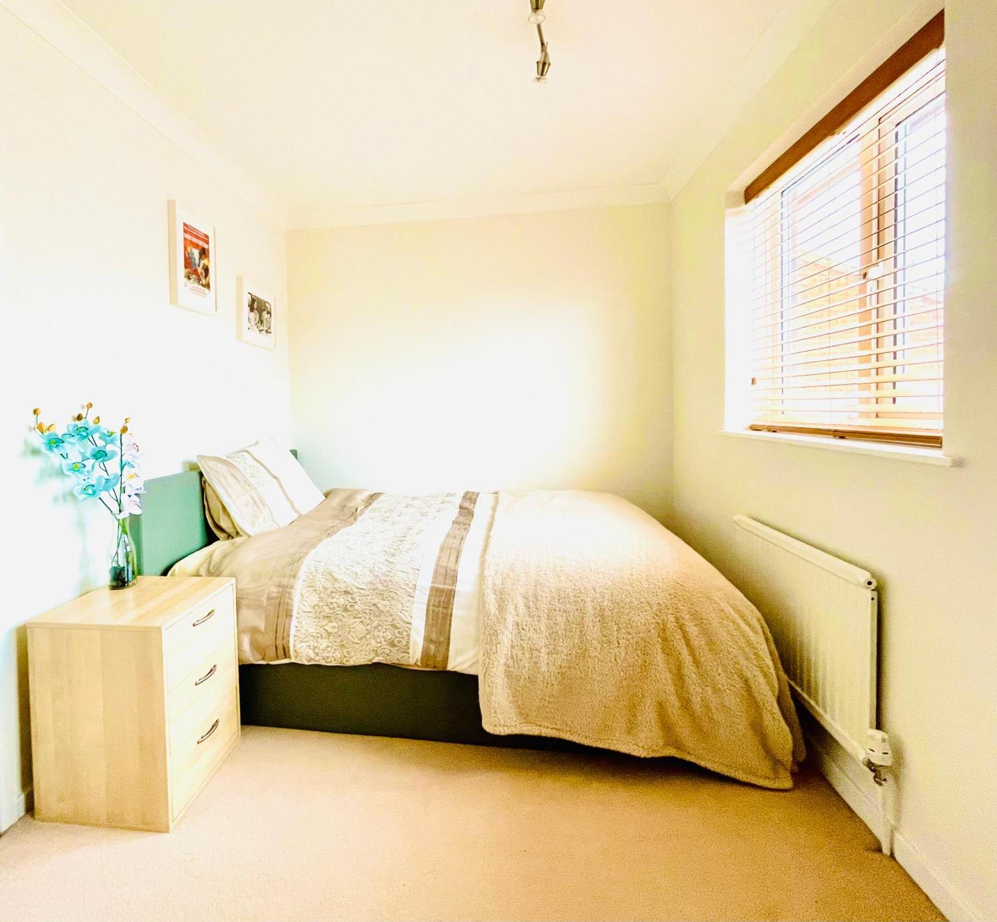 Bed & Breakfast Cosy Quiet Double Almondsbury
